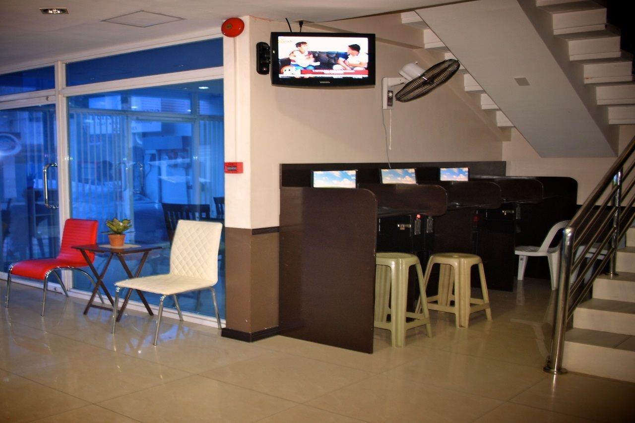 Cebu Fiesta Business Suites Exterior photo